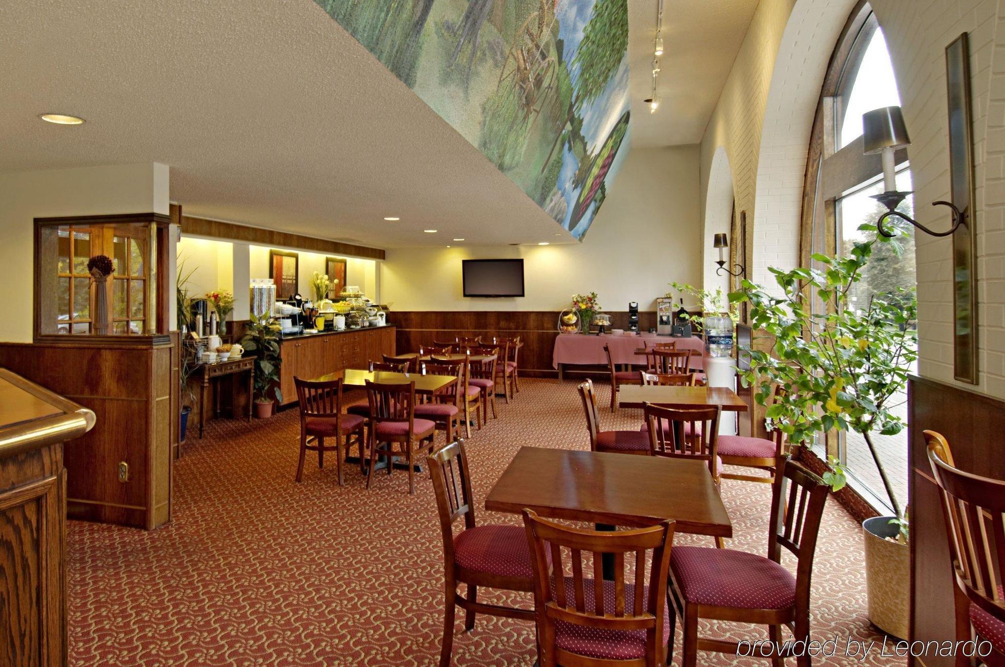 Best Western Downtown Садбери Ресторан фото